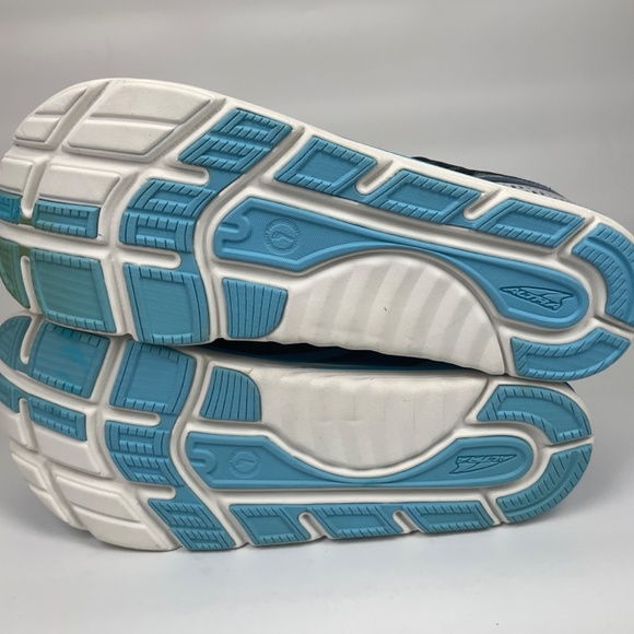 Altra Black and Blue Athletic Shoes - Picture 10 of 14